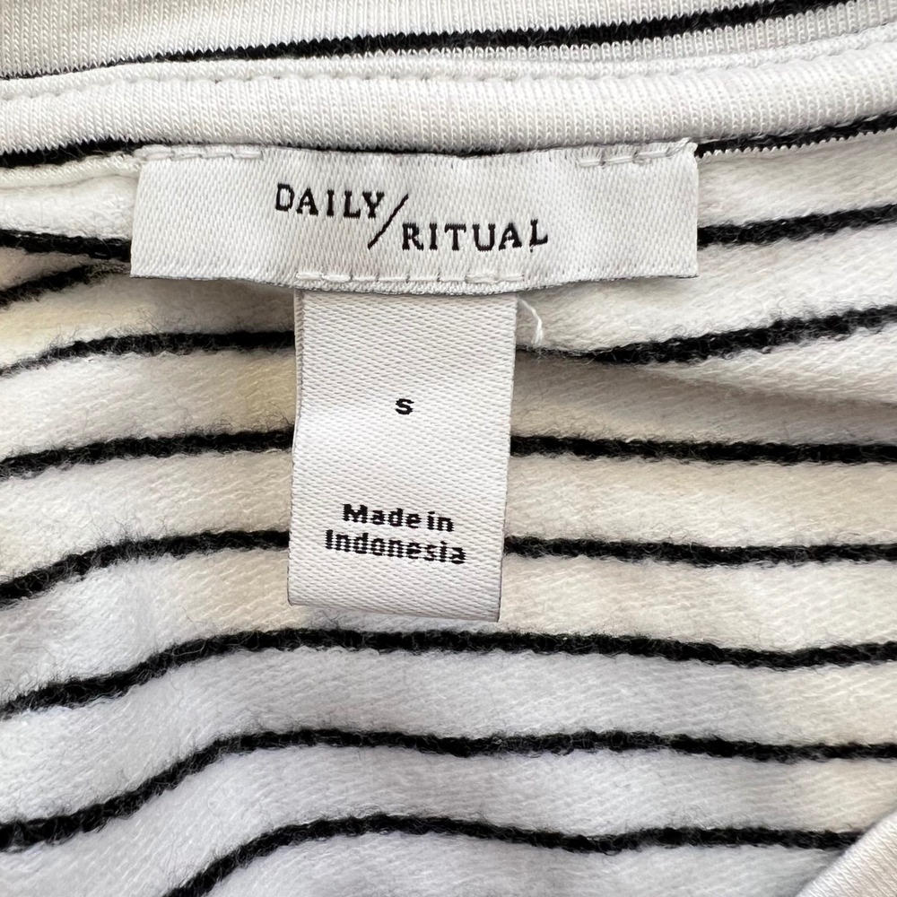Daily Ritual NWOT Coastal Nautical Stripe Romper Viscose Small Lounge Resortwear - Picture 2 of 9